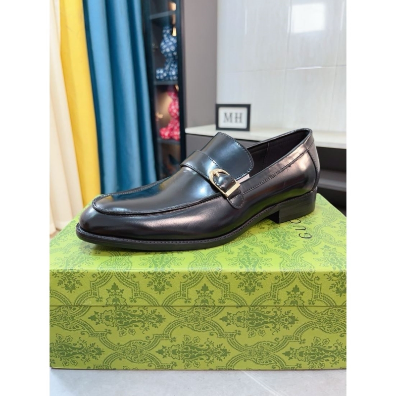 G*u*i leather shoes
